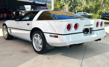 Chevrolet-Corvette-1989-Hatchback-7