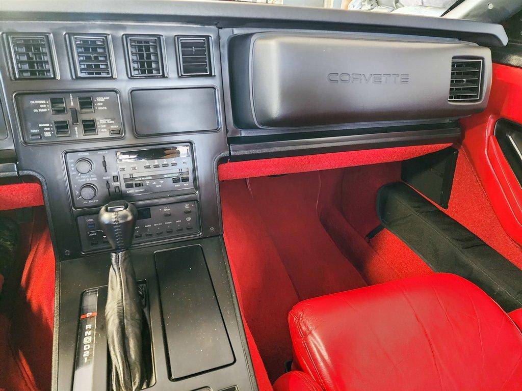 Chevrolet-Corvette-1989-red-17