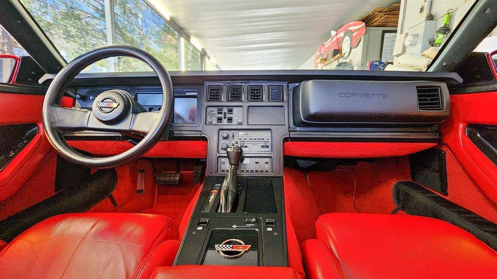 Chevrolet-Corvette-1989-red-18