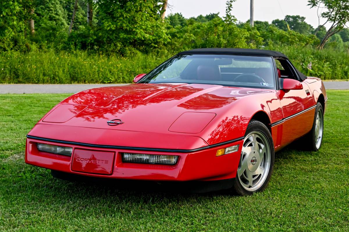 Chevrolet Corvette  1989 red
