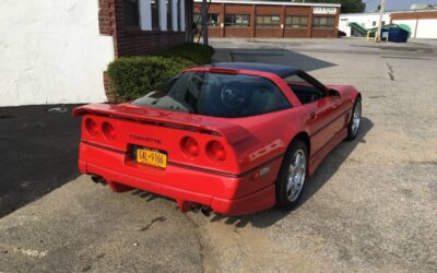 Chevrolet Corvette  1989 red