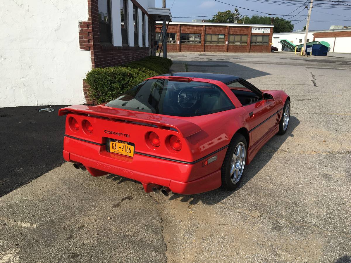 Chevrolet Corvette  1989 red