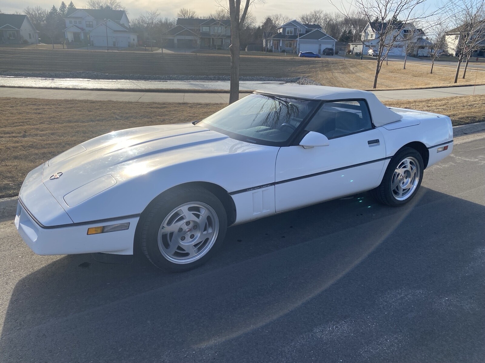 Chevrolet-Corvette-1990-Convertible-11