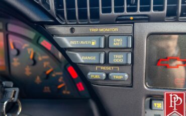 Chevrolet-Corvette-1990-Coupe-23