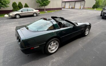 Chevrolet-Corvette-1990-Hatchback-2