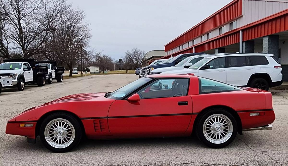 Chevrolet-Corvette-1990-red-10