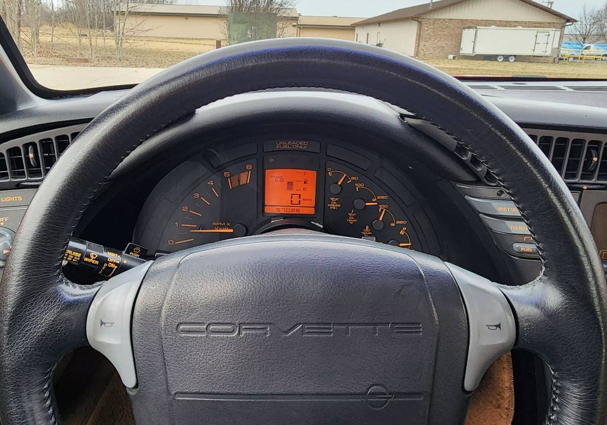 Chevrolet-Corvette-1990-red-23