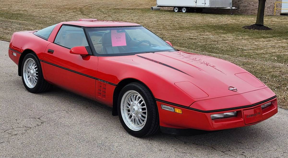 Chevrolet Corvette  1990 red