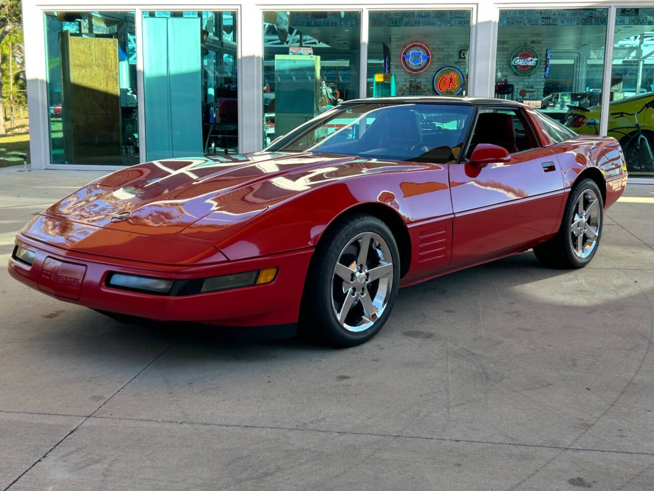 Chevrolet-Corvette-1991-Hatchback-12