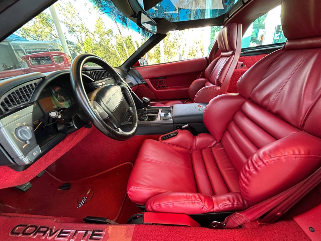 Chevrolet-Corvette-1991-Hatchback-16