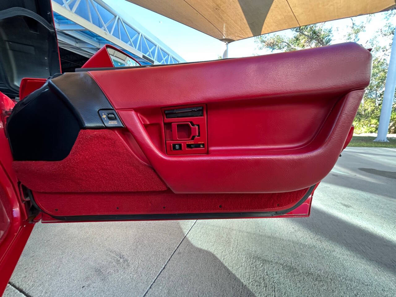 Chevrolet-Corvette-1991-Hatchback-19