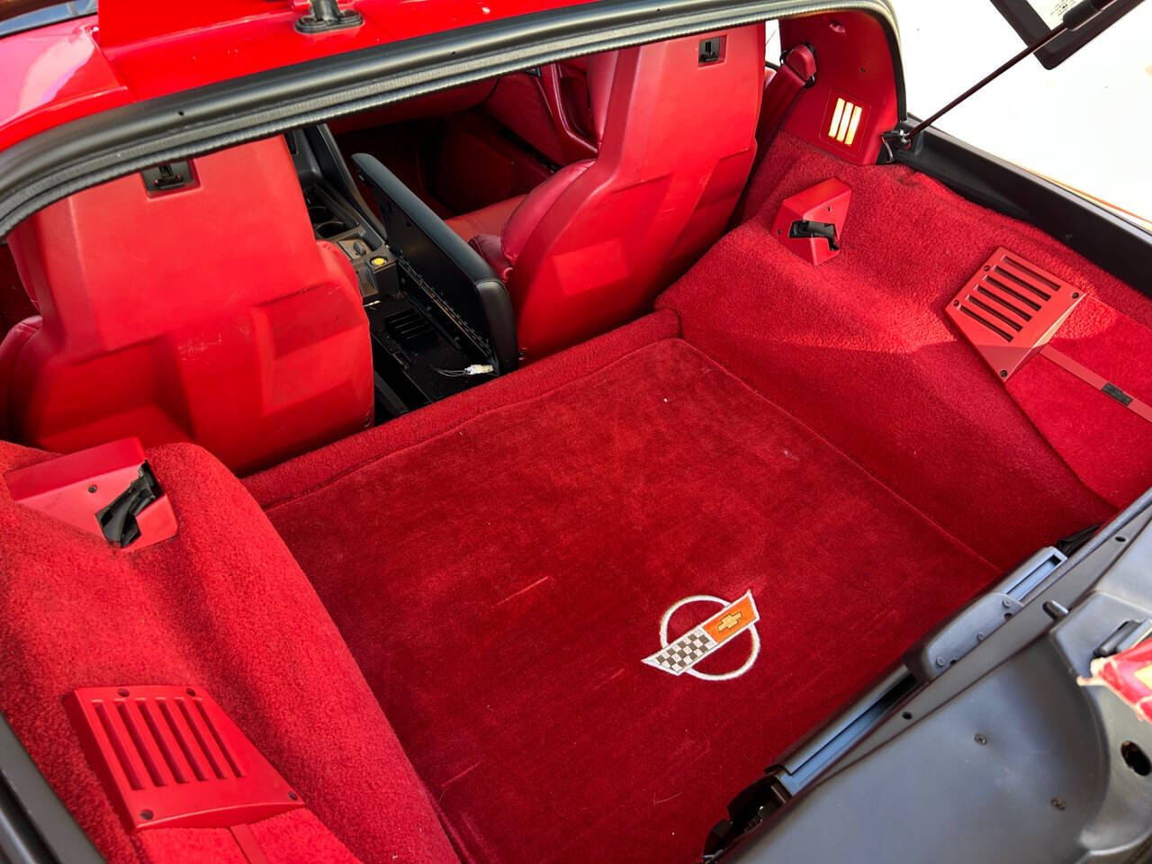 Chevrolet-Corvette-1991-Hatchback-9