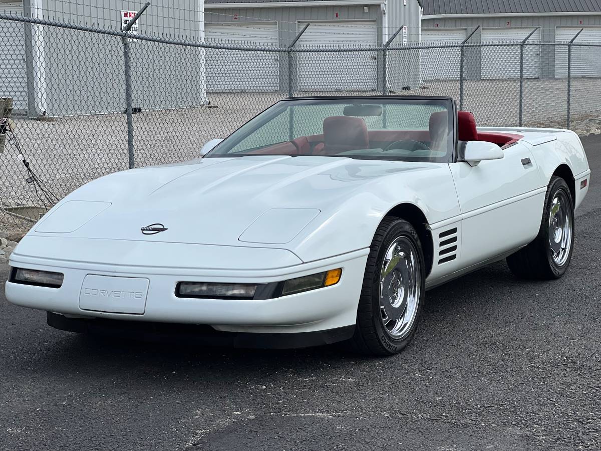 Chevrolet Corvette  1991 white