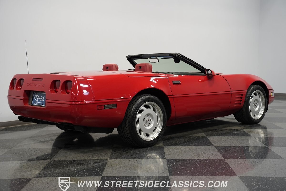 Chevrolet-Corvette-1992-Convertible-17