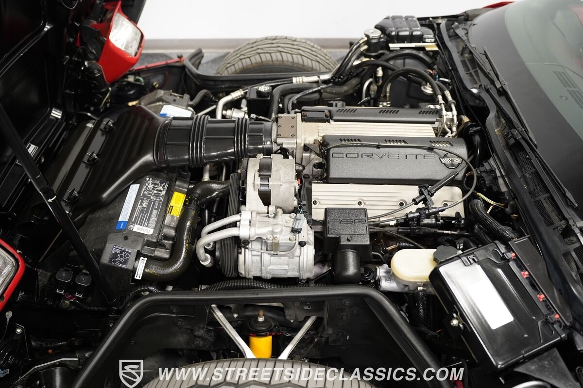 Chevrolet-Corvette-1992-Convertible-3