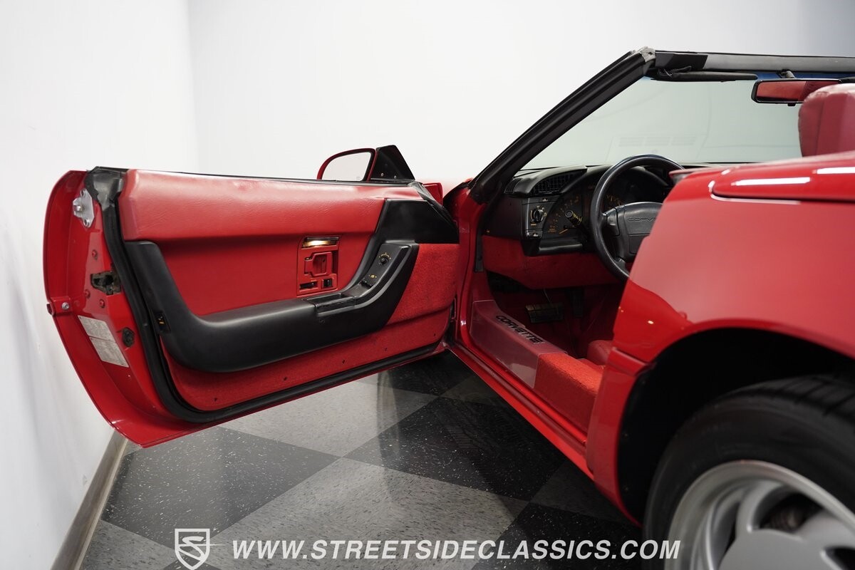 Chevrolet-Corvette-1992-Convertible-38