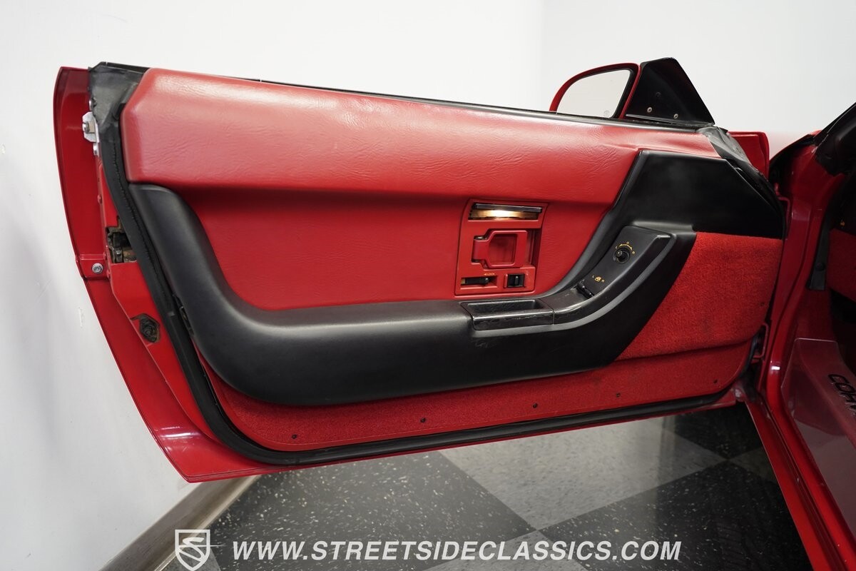 Chevrolet-Corvette-1992-Convertible-39