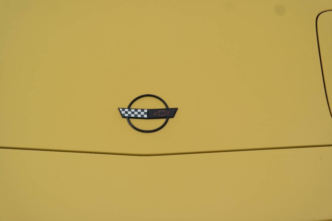 Chevrolet-Corvette-1992-Hatchback-10