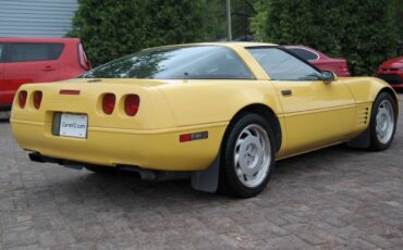 Chevrolet-Corvette-1992-Hatchback-15