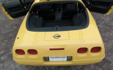 Chevrolet-Corvette-1992-Hatchback-23