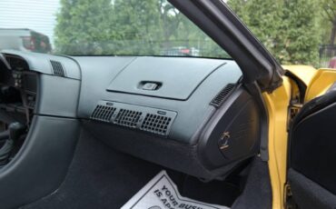 Chevrolet-Corvette-1992-Hatchback-31