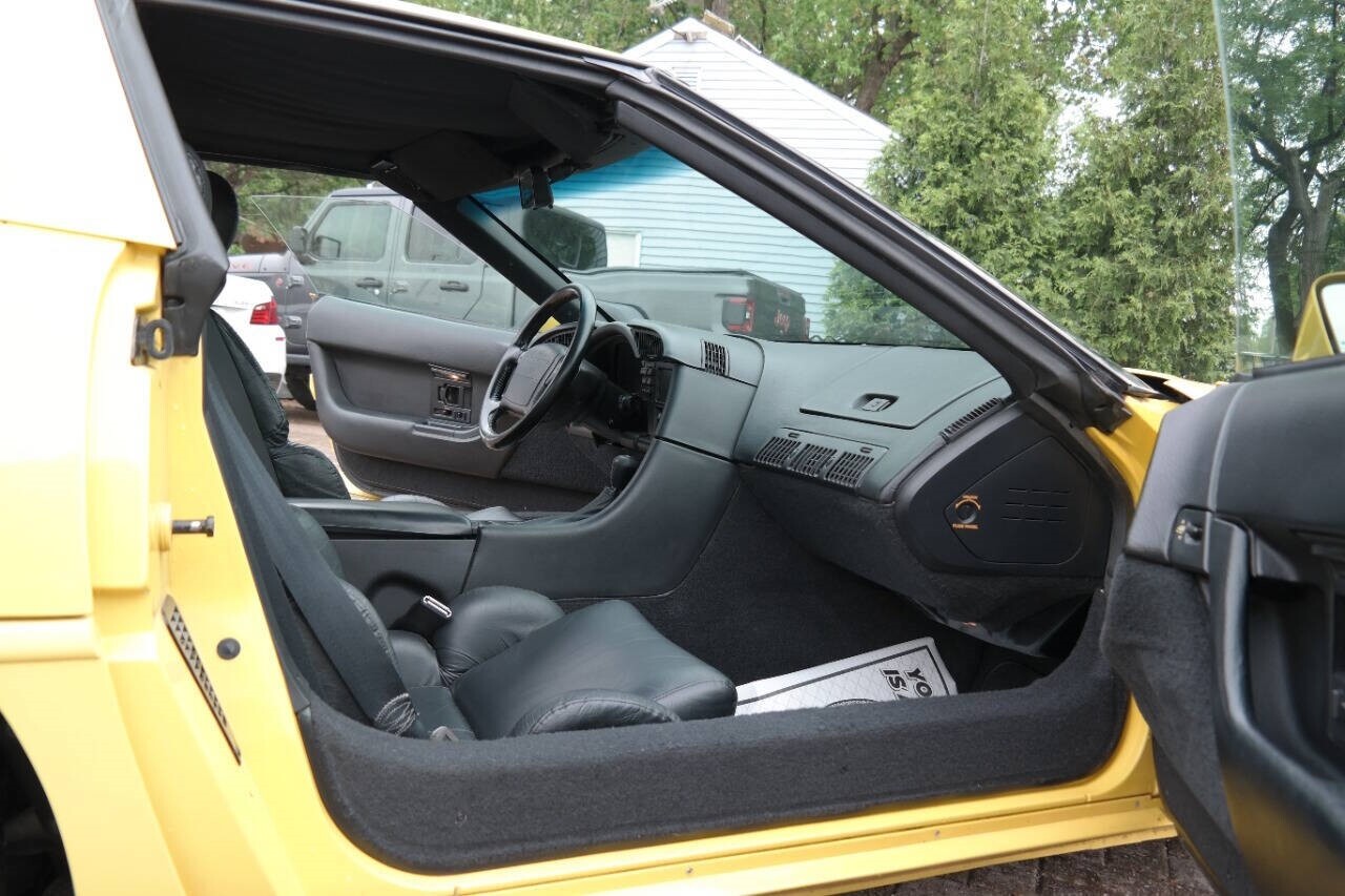 Chevrolet-Corvette-1992-Hatchback-32