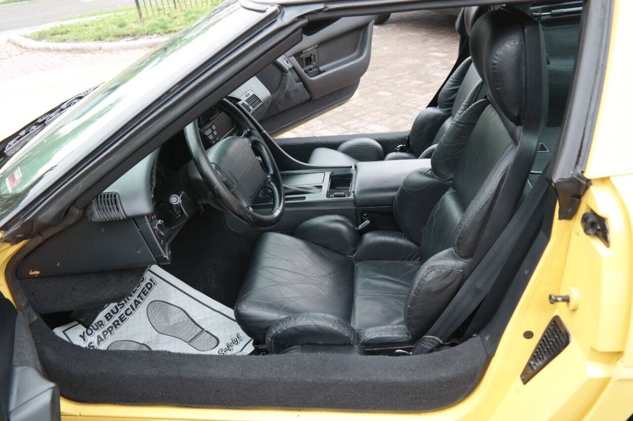 Chevrolet-Corvette-1992-Hatchback-34