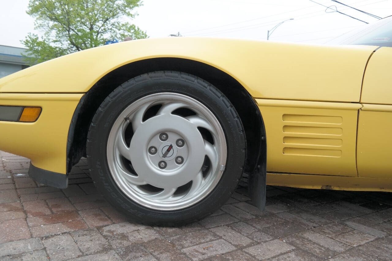 Chevrolet-Corvette-1992-Hatchback-39