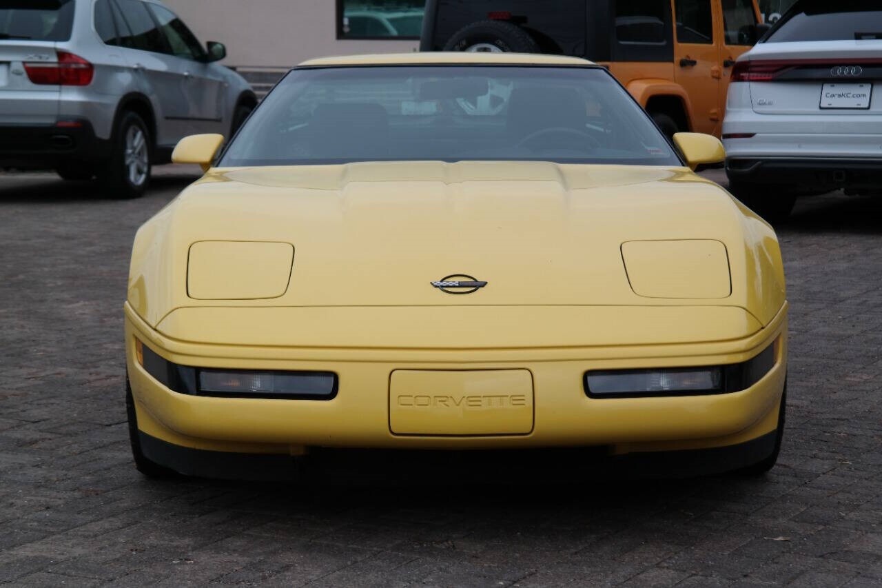 Chevrolet-Corvette-1992-Hatchback-4