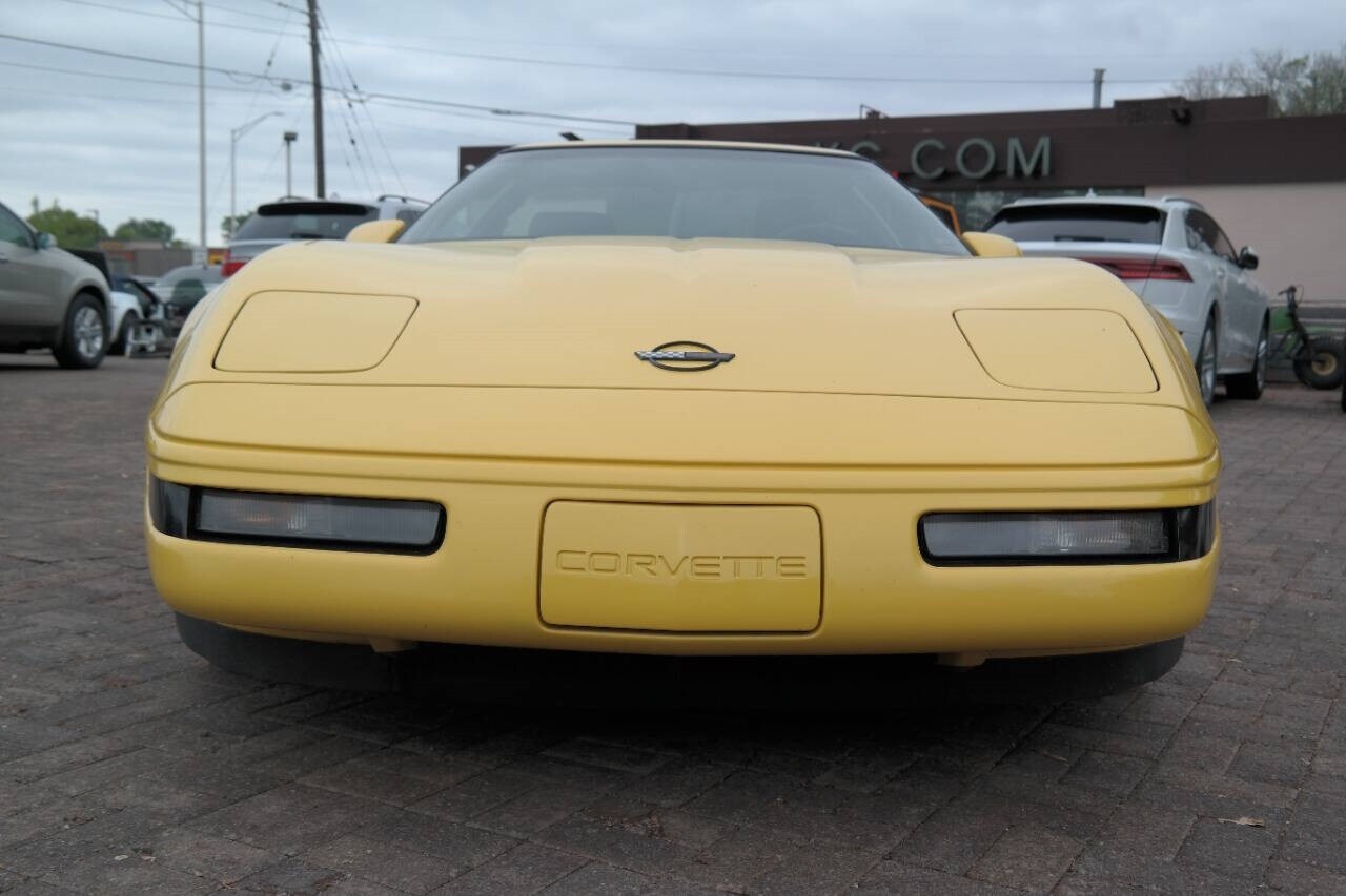 Chevrolet-Corvette-1992-Hatchback-7