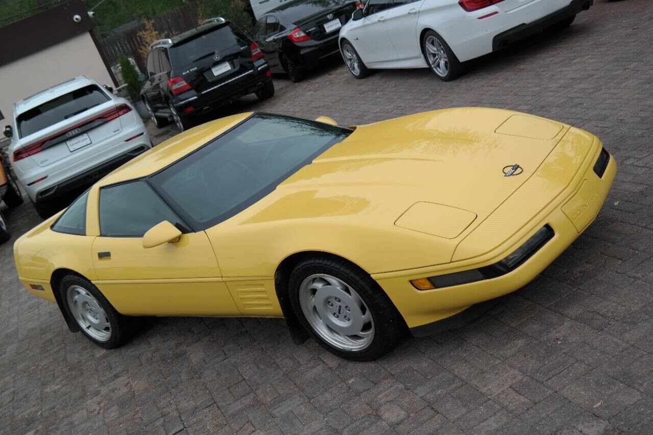 Chevrolet-Corvette-1992-Hatchback-8