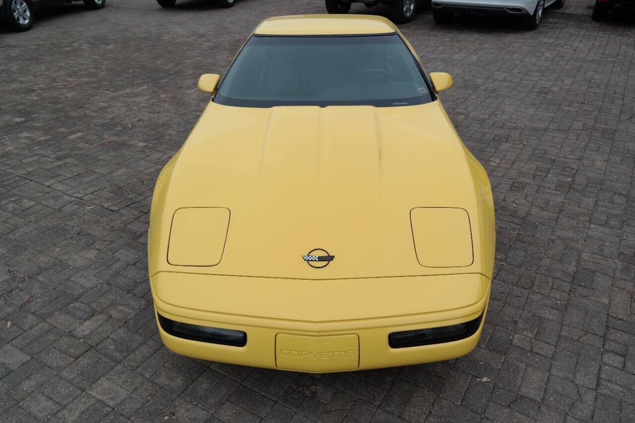 Chevrolet-Corvette-1992-Hatchback-9