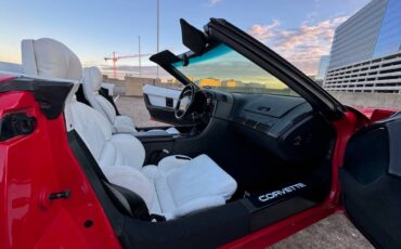 Chevrolet-Corvette-1992-red-10