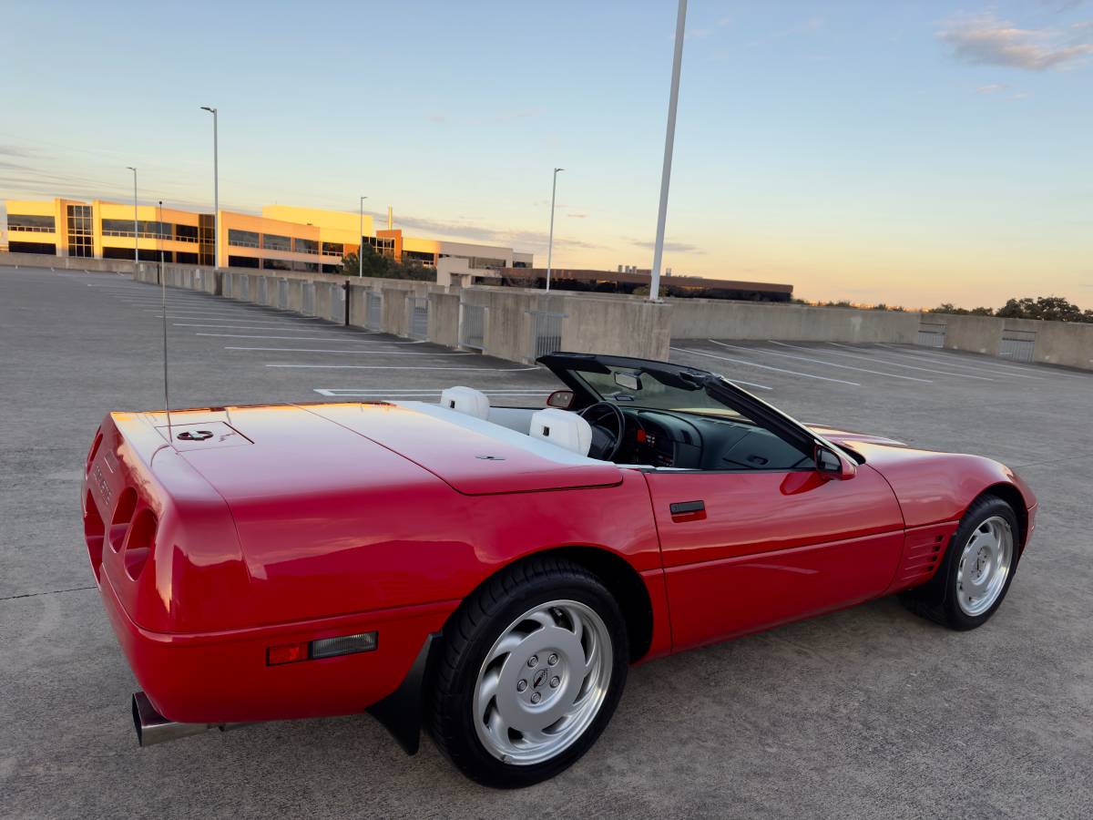 Chevrolet-Corvette-1992-red-3