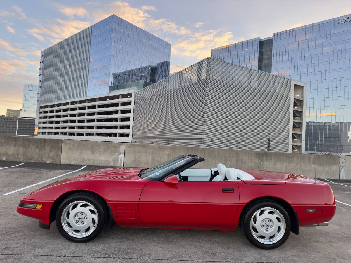 Chevrolet-Corvette-1992-red-4