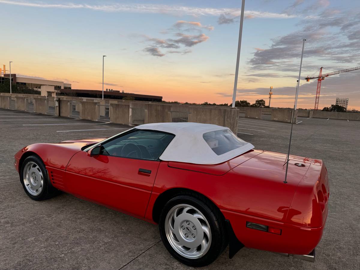 Chevrolet-Corvette-1992-red-9