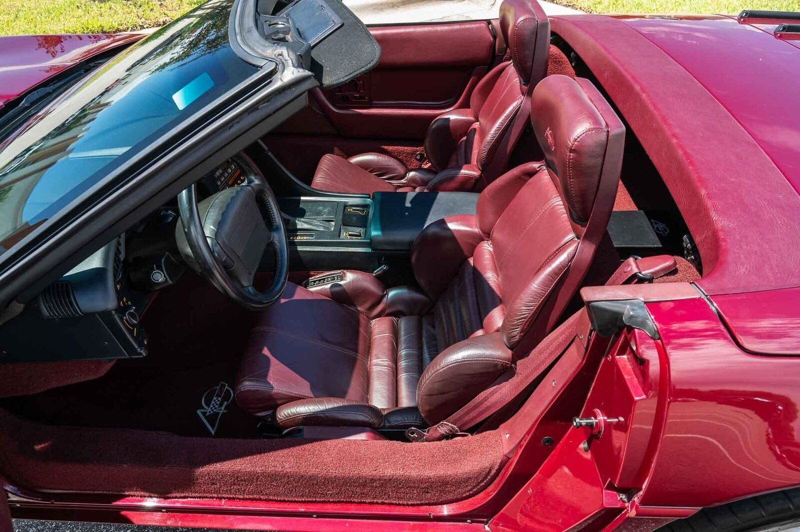 Chevrolet-Corvette-1993-2-Door-13