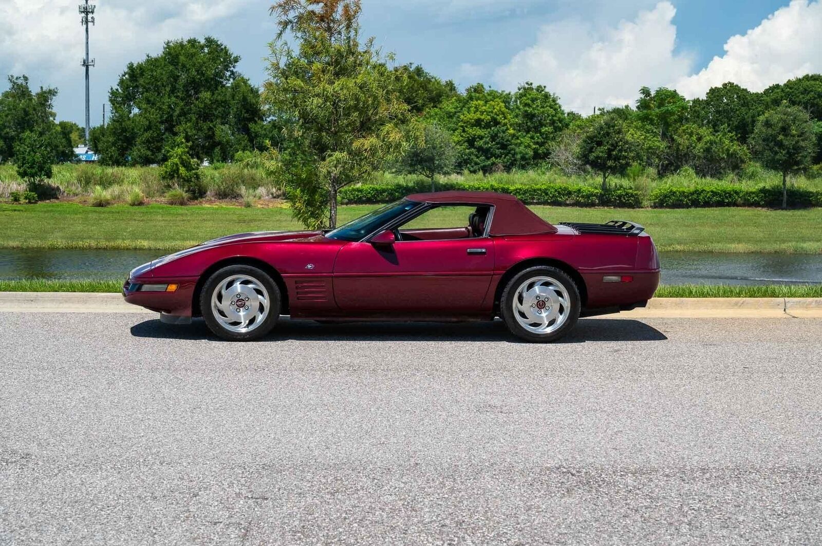 Chevrolet-Corvette-1993-2-Door-34