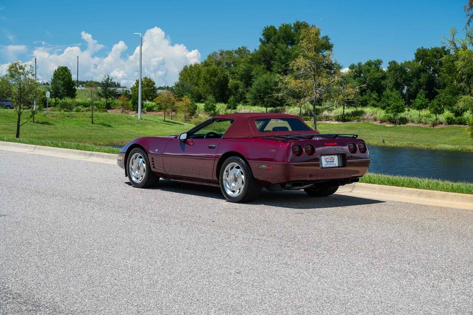 Chevrolet-Corvette-1993-2-Door-35