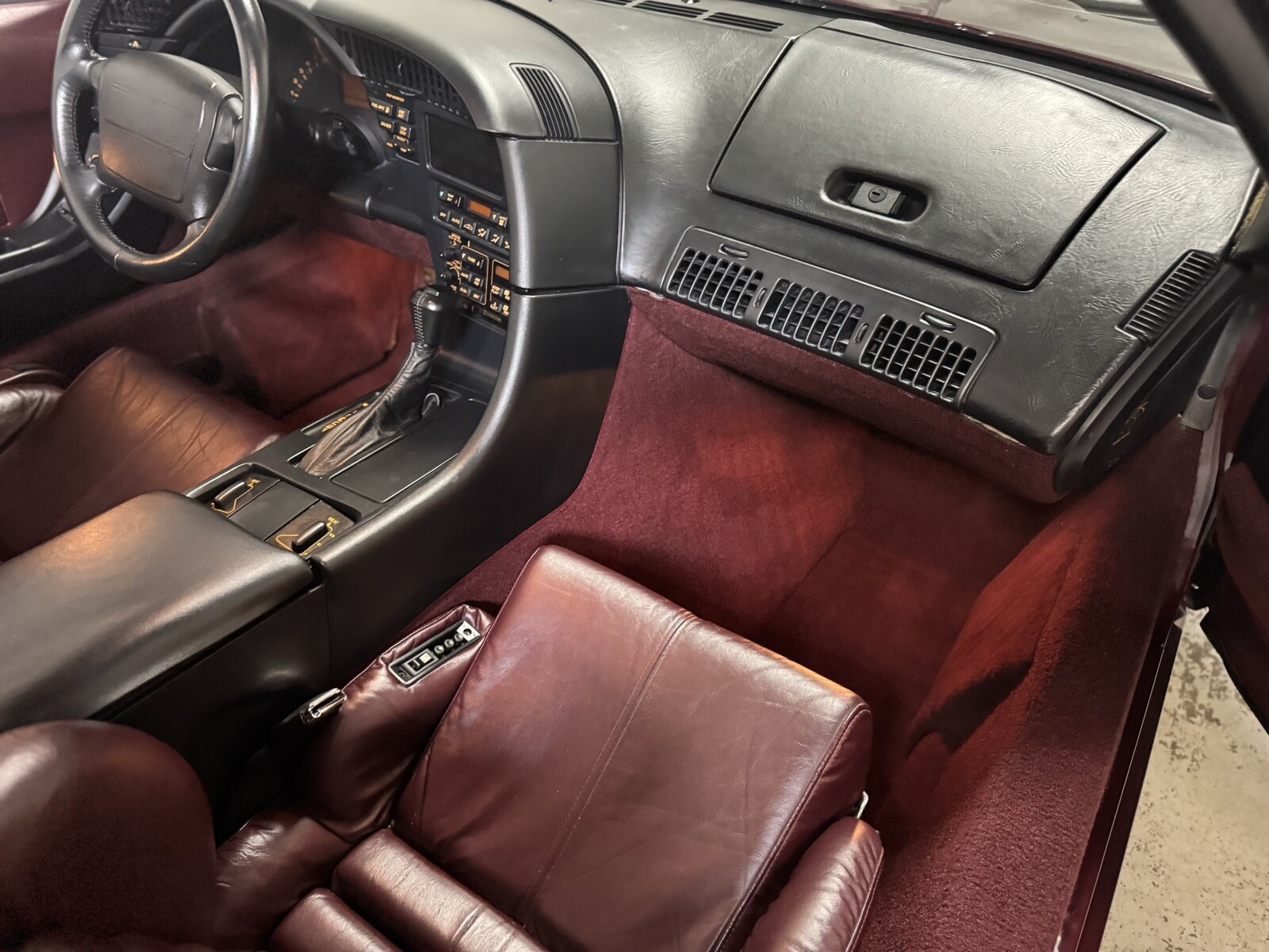 Chevrolet-Corvette-1993-25