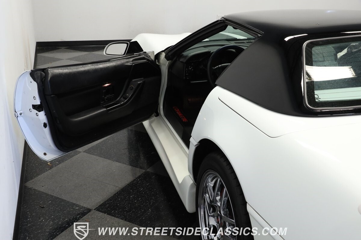 Chevrolet-Corvette-1993-Convertible-33