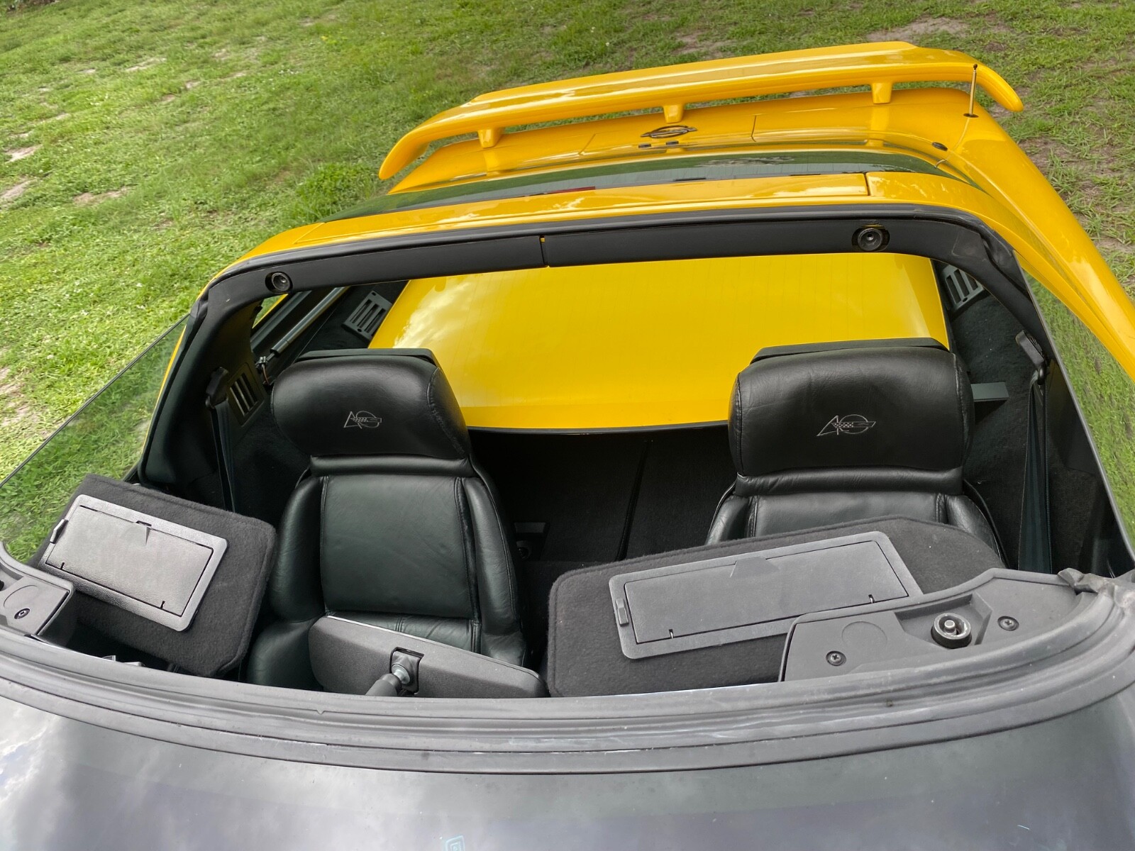 Chevrolet-Corvette-1993-Hatchback-10