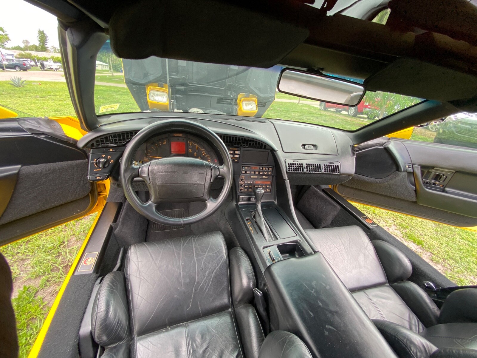 Chevrolet-Corvette-1993-Hatchback-22