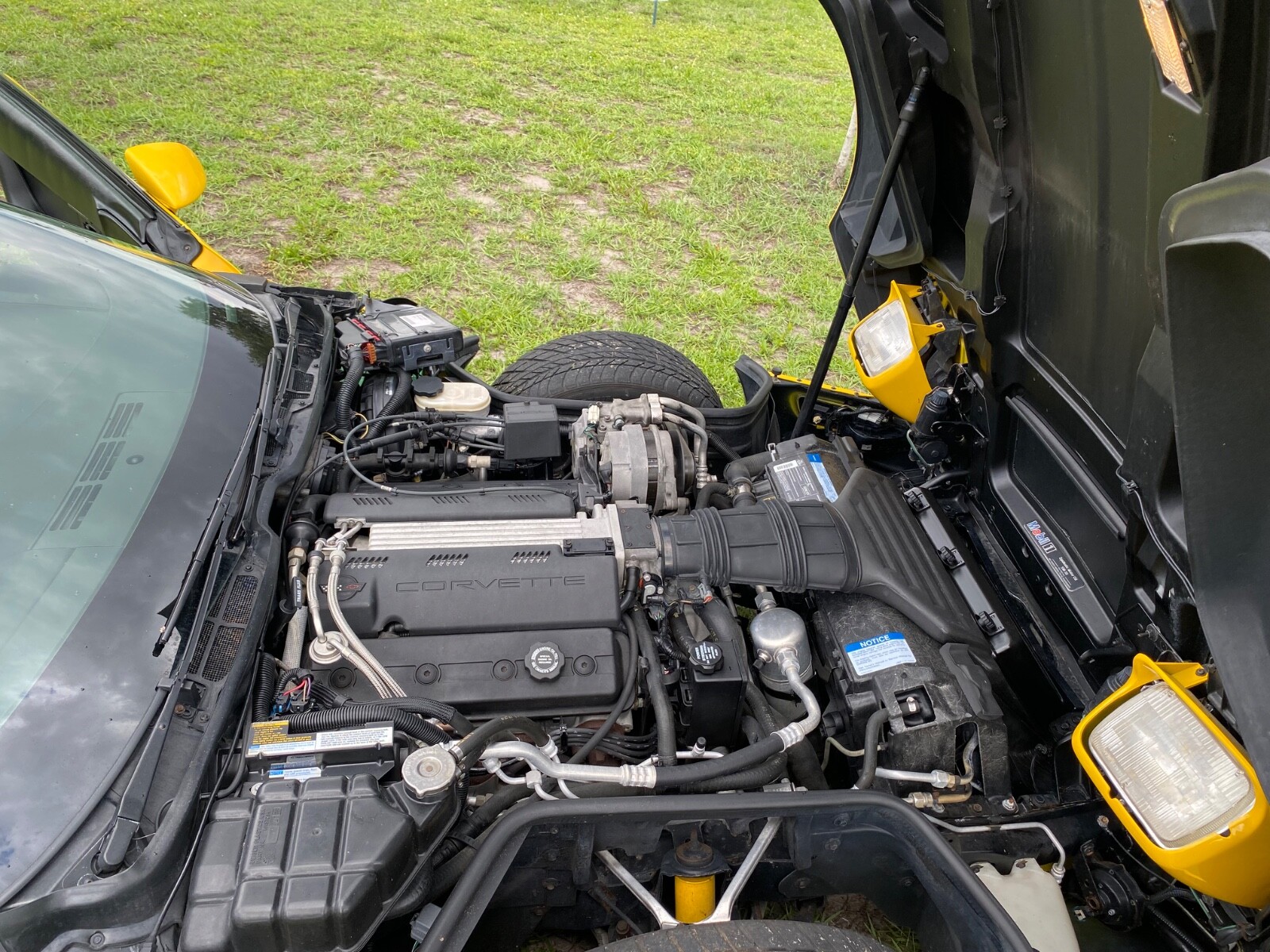 Chevrolet-Corvette-1993-Hatchback-23
