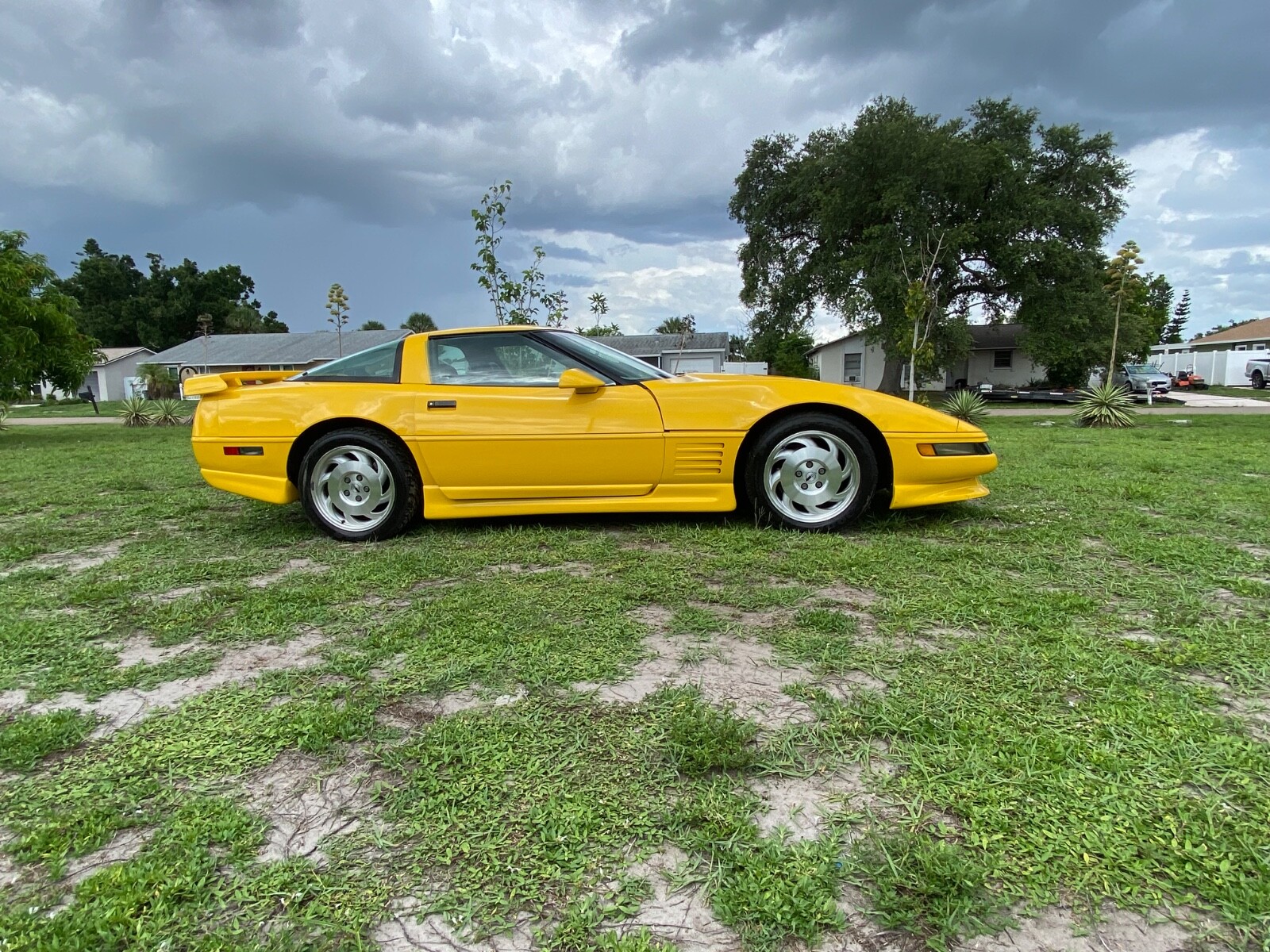 Chevrolet-Corvette-1993-Hatchback-5