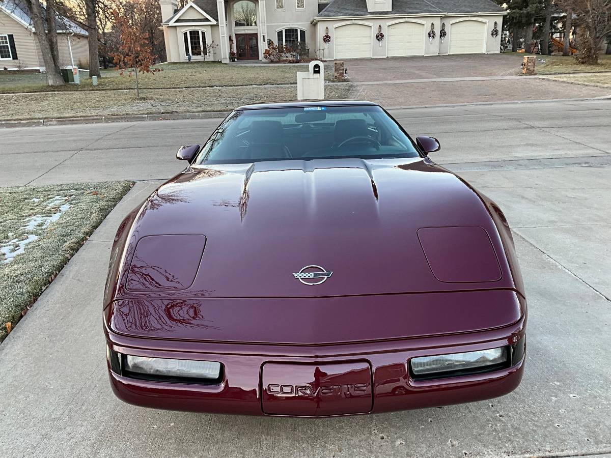 Chevrolet-Corvette-1993-red-1