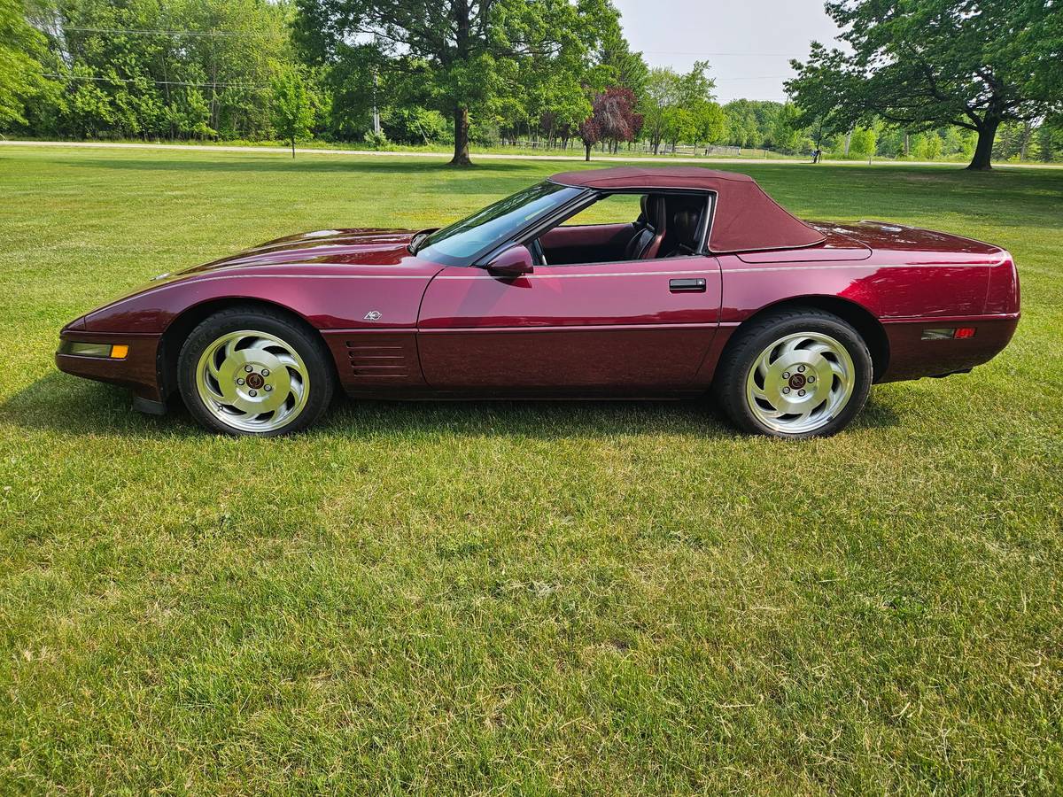 Chevrolet Corvette  1993 red
