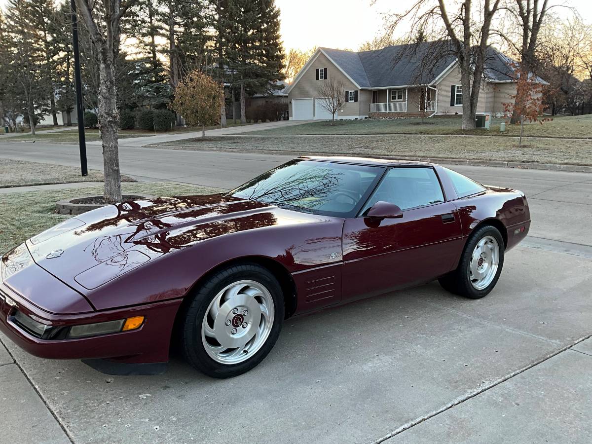 Chevrolet Corvette  1993 red