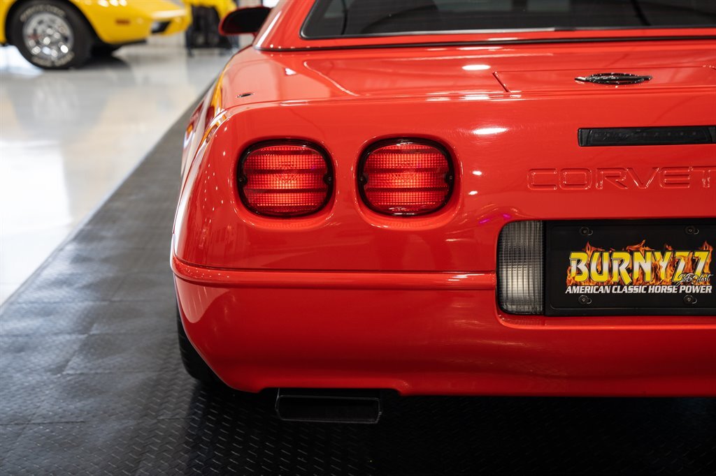 Chevrolet-Corvette-1994-2d-Convertible-19