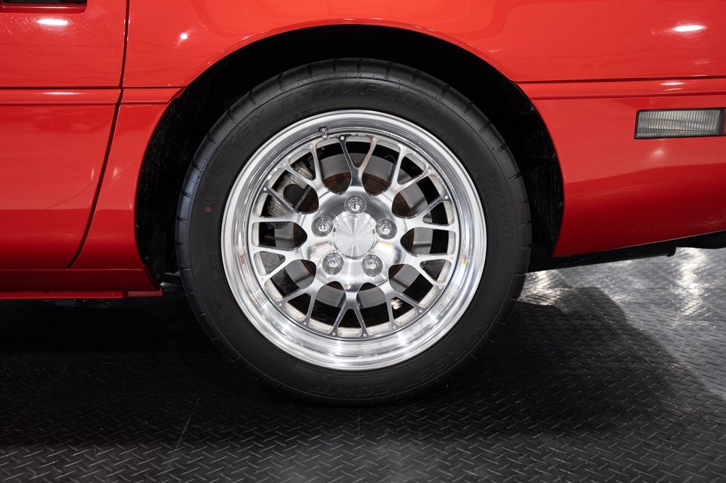 Chevrolet-Corvette-1994-2d-Convertible-22